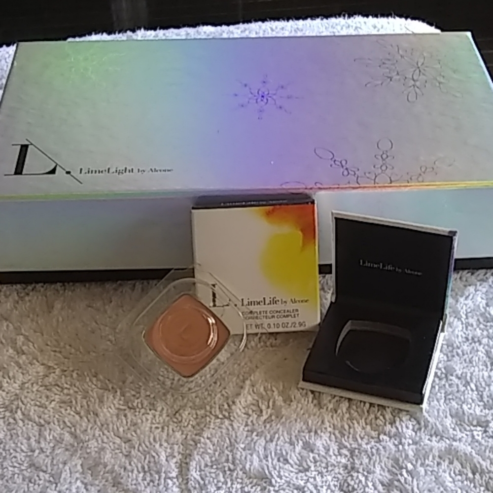 New Limelight concealer 03 FIRM PRICE